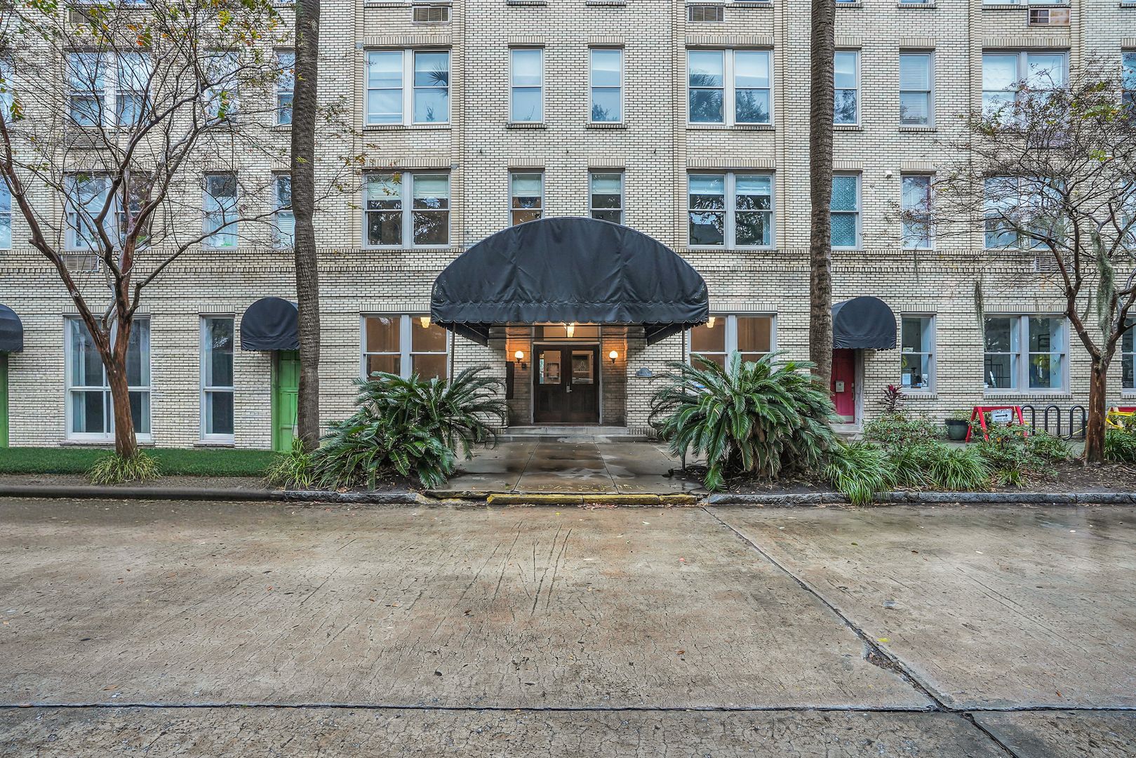 Savannah Condo: 106 W Gwinnett St