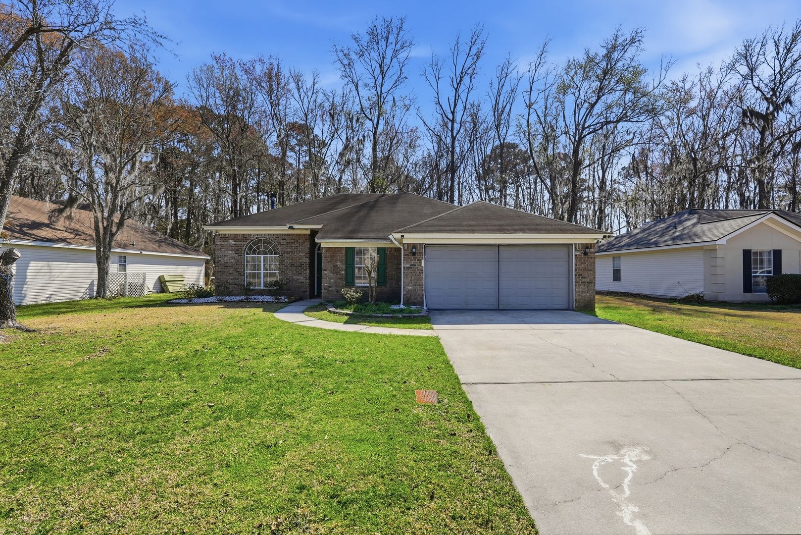 Savannah House: 109 Dovetail Crossing