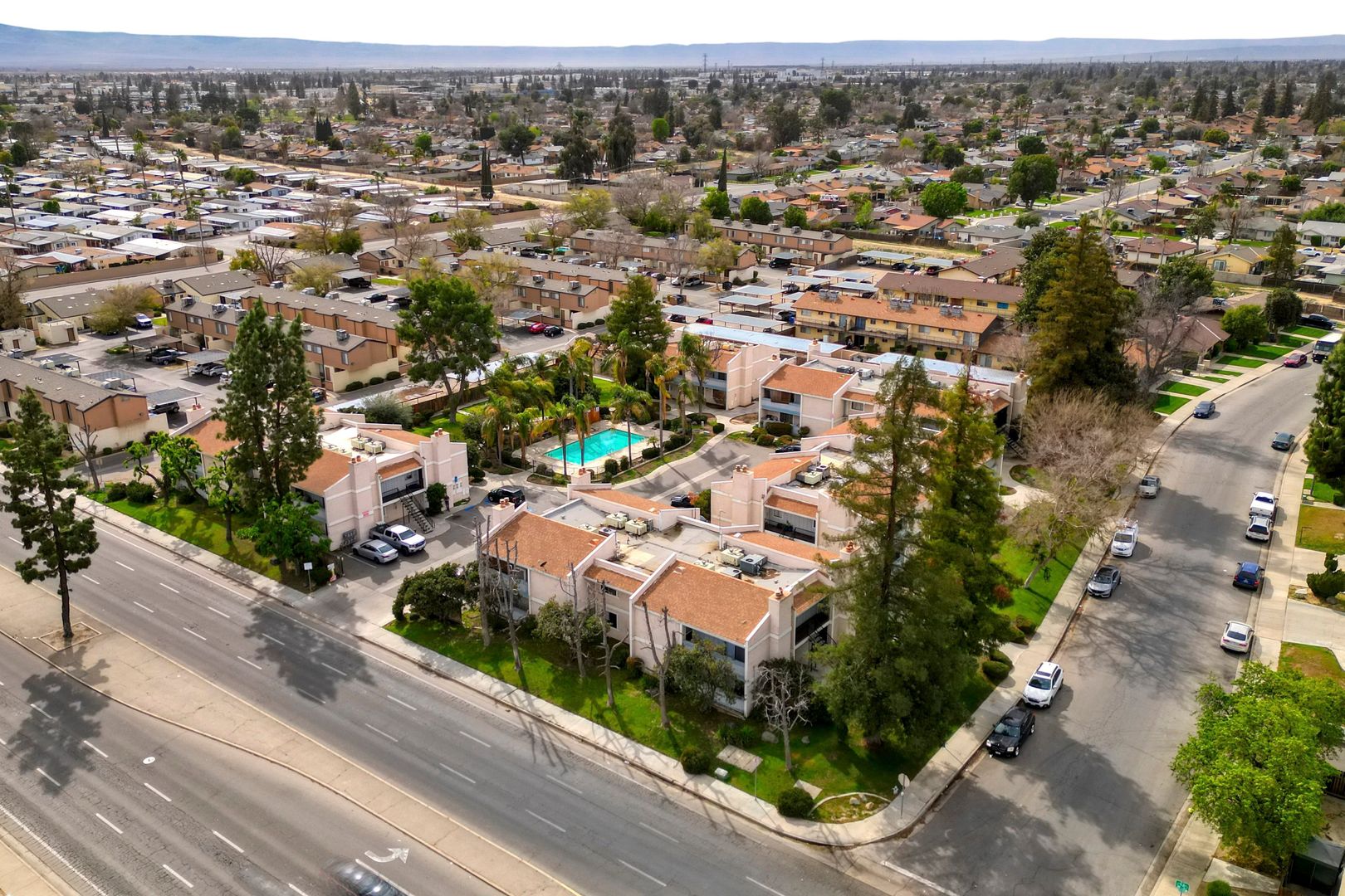 Bakersfield Apartment: 5001 Appleblossom Drive