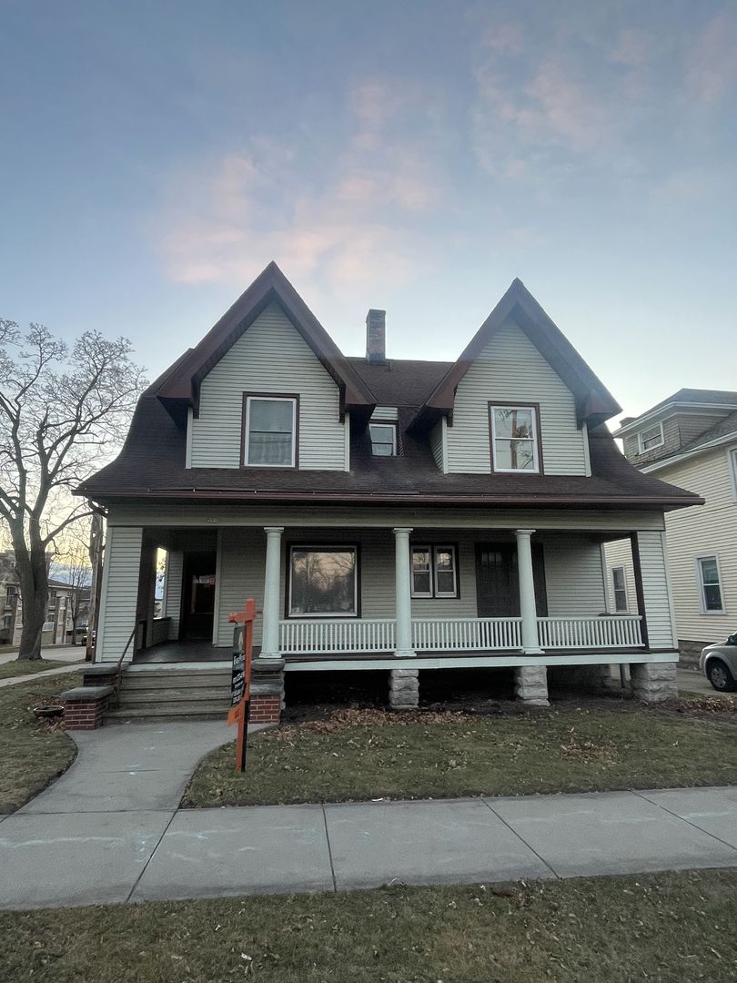 Oshkosh Apartment: 501 High Ave