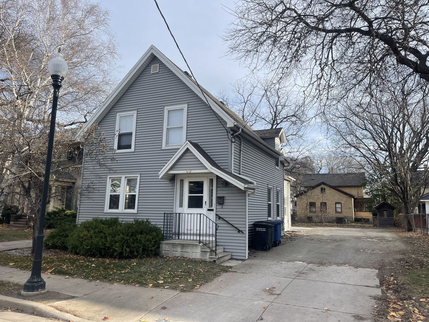 Oshkosh Apartment: 612 Jackson