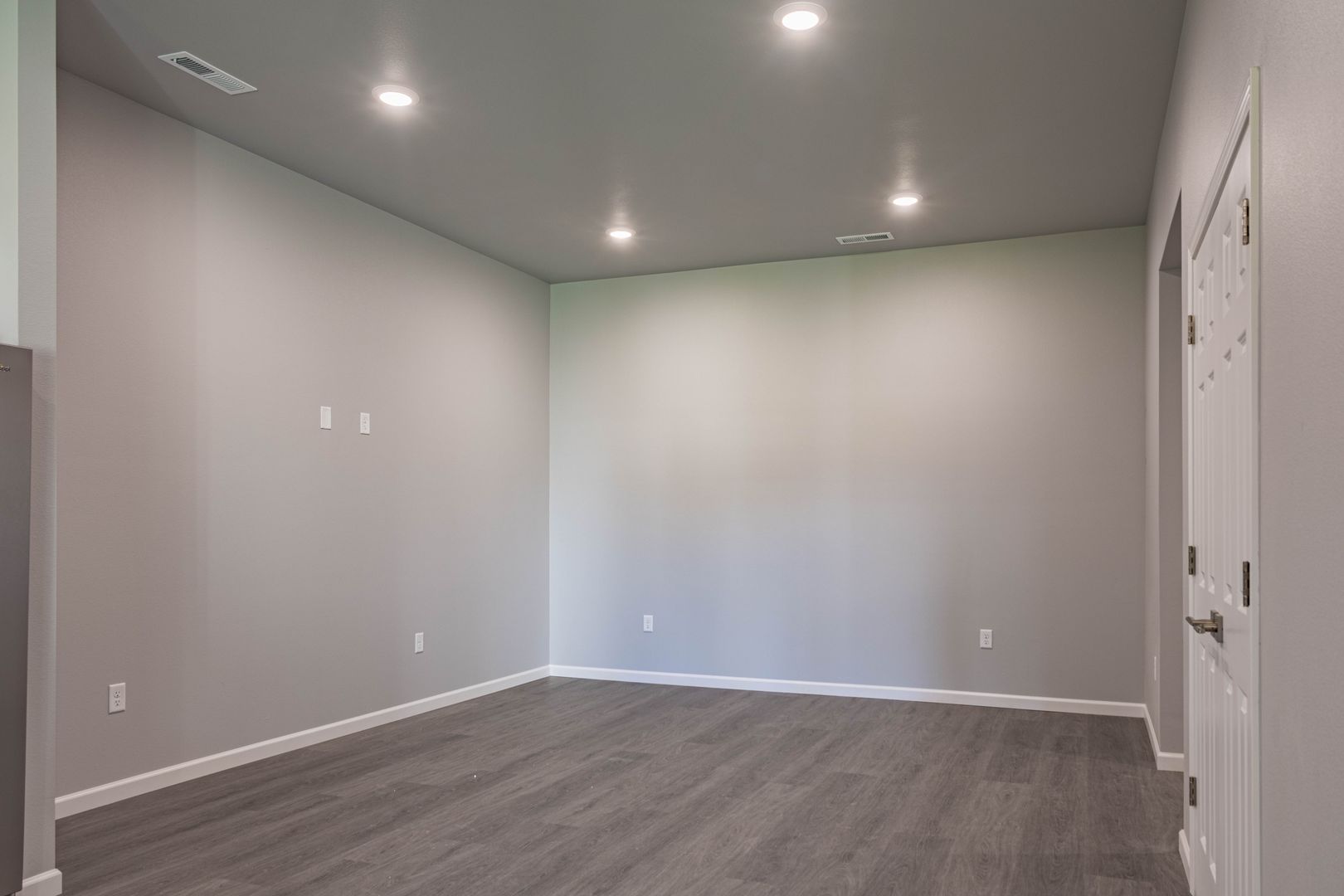 2504 Aquarius Ave SE 6 of 12