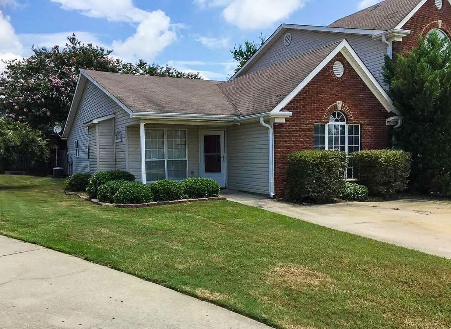 Helena House: 3006 Ashley Circle
