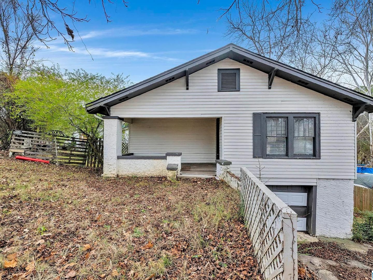 Midfield House: 428 Rutledge Drive
