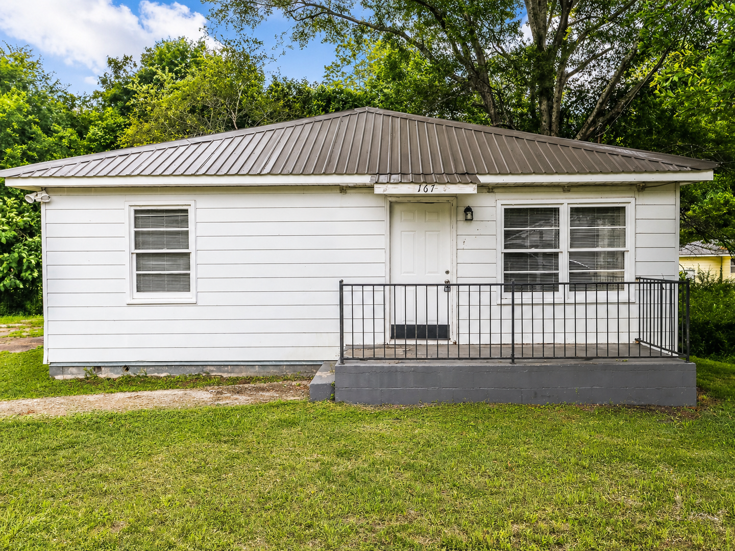 Graysville House: 167 2nd St SE