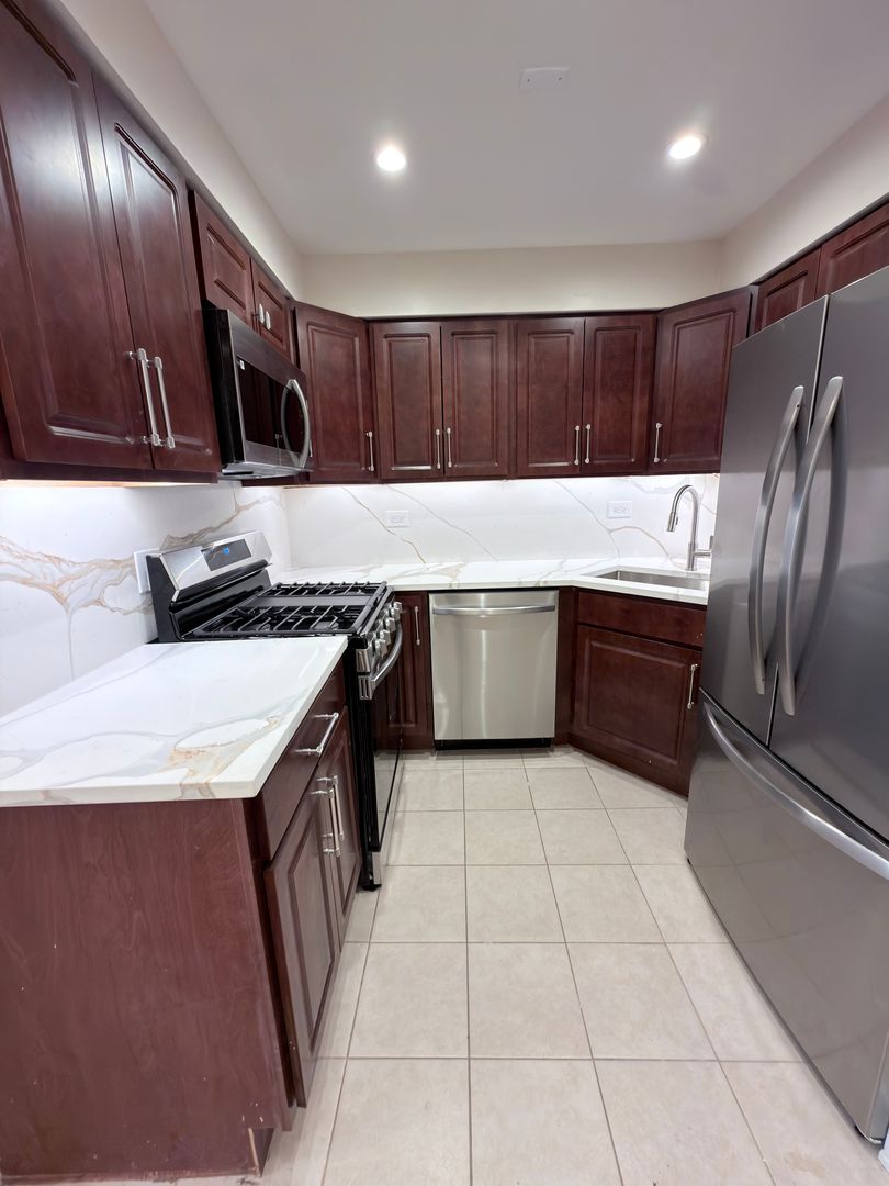 Chicago Apartment: 440-448 N State Street