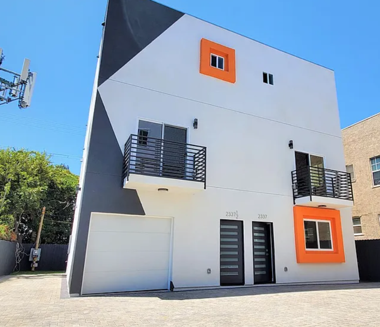 Los Angeles Apartment: 2335 -2335 1/2- 2337- 2337 1/2 Crenshaw Blvd