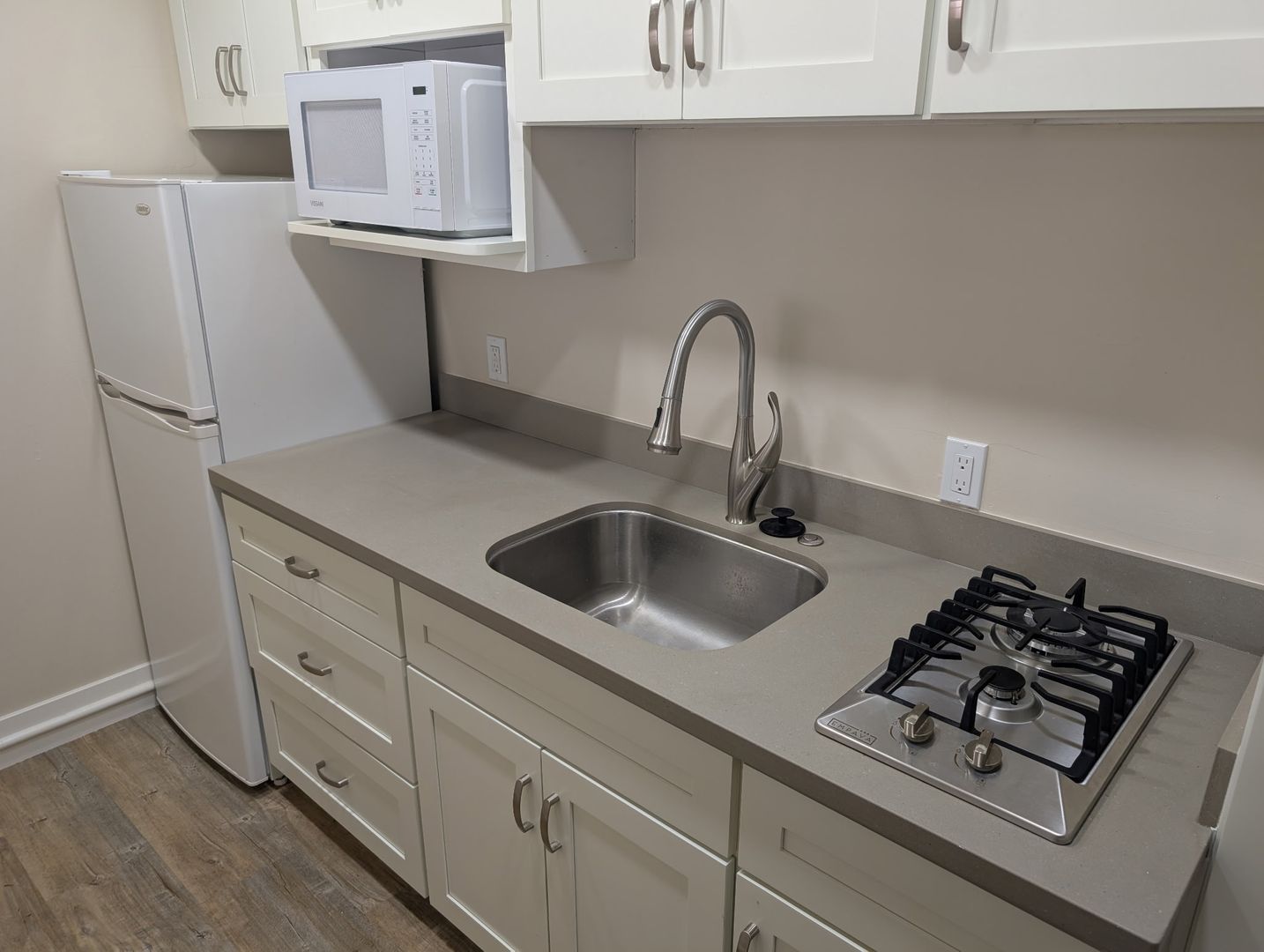 Davis Multiplex: 510 9th Street #B