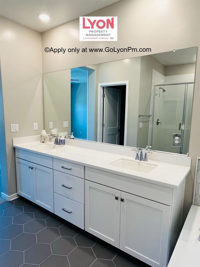 Sacramento House: 50 Fonseca Street