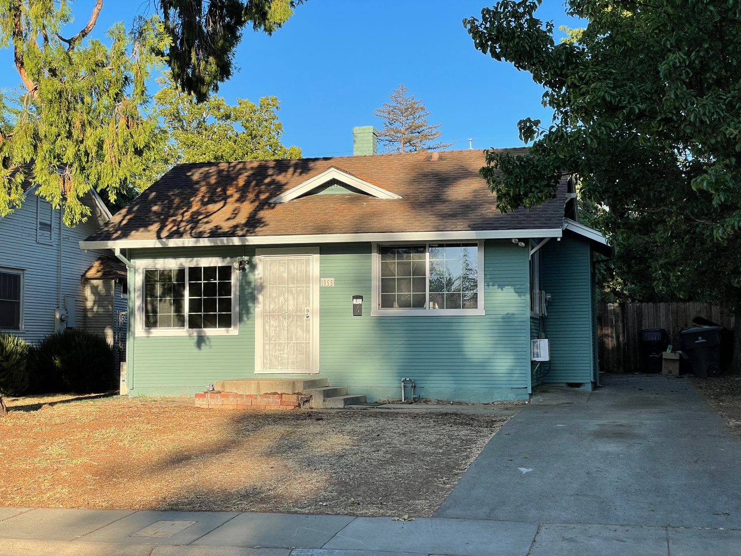 Sacramento House: 1055 54th Street