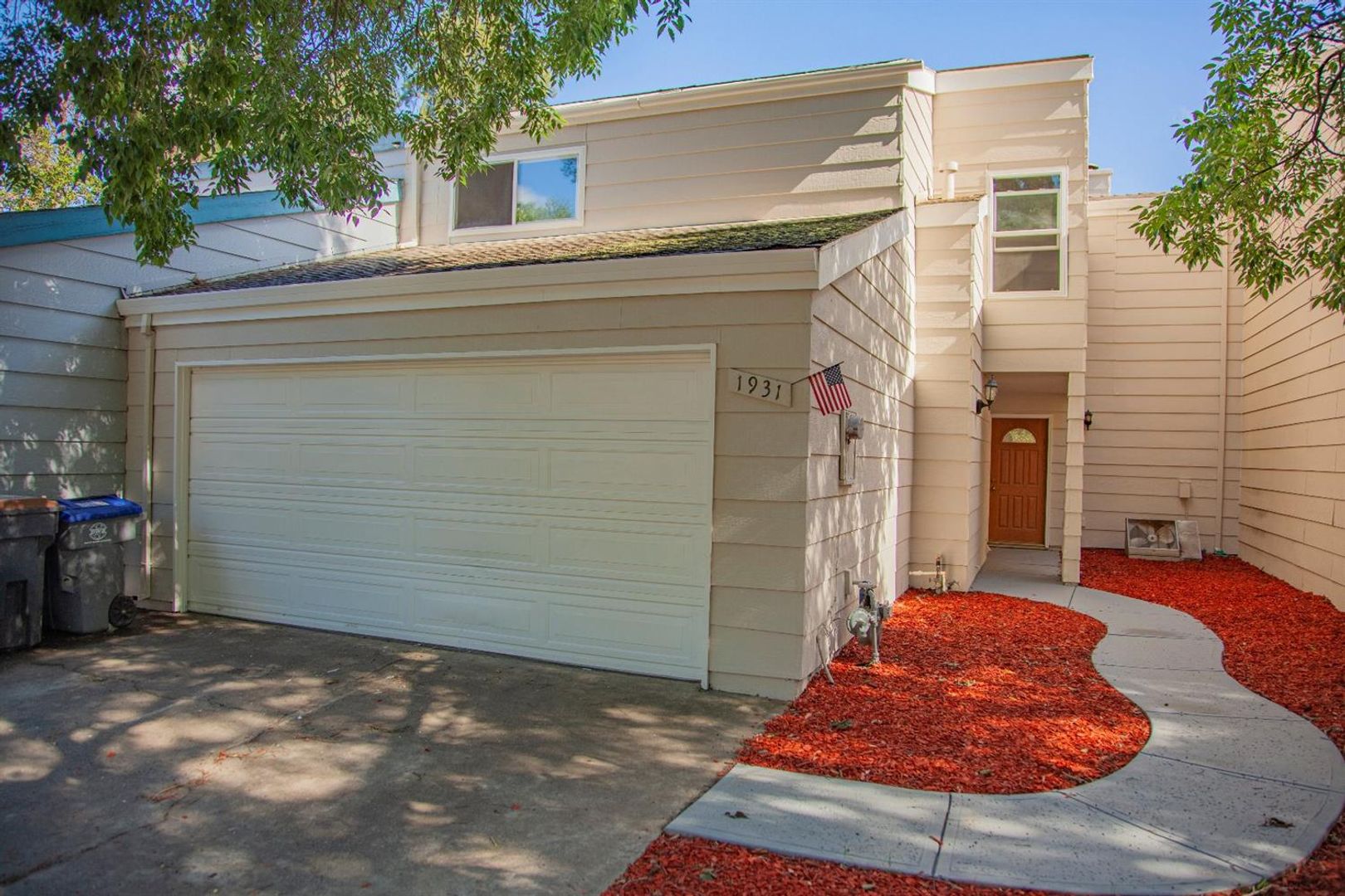 Davis House: 1931 Renoir Ave