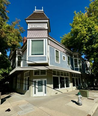 Updated One-Bedroom One-Bathroom Available Now! – photo 1