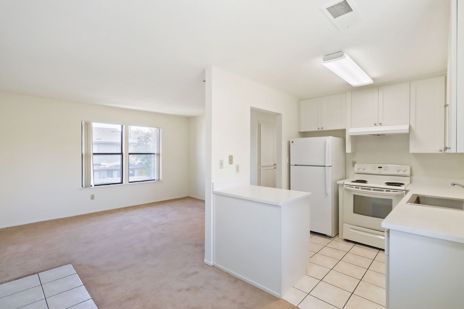 Davis Apartment: 2255 Sycamore Lane