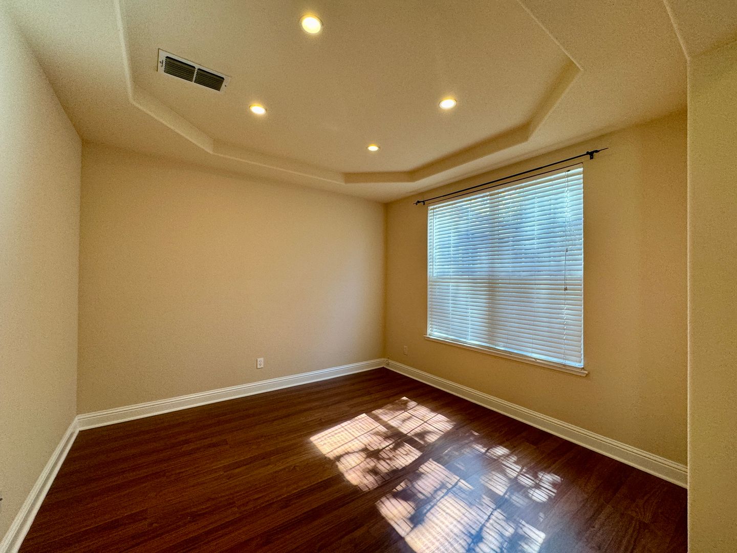 Folsom House: 1168 Burwick Lane