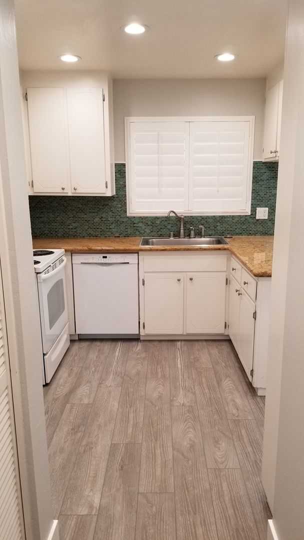 Davis House: 412 Alvarado Avenue