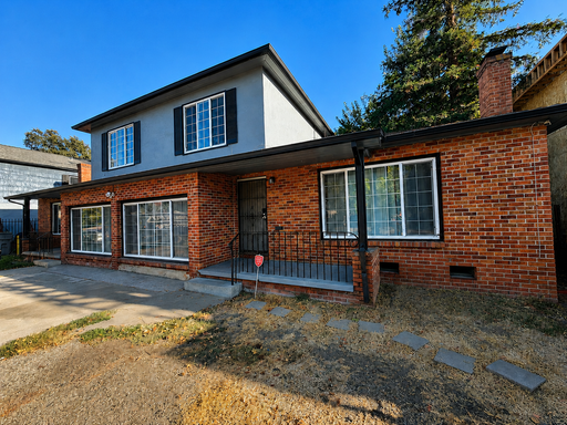 Spacious Two-Story Duplex in Old North Sacramento! – photo 1