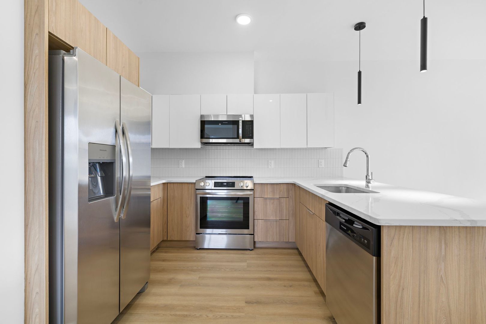 Belleville Apartment: 187 Main Street