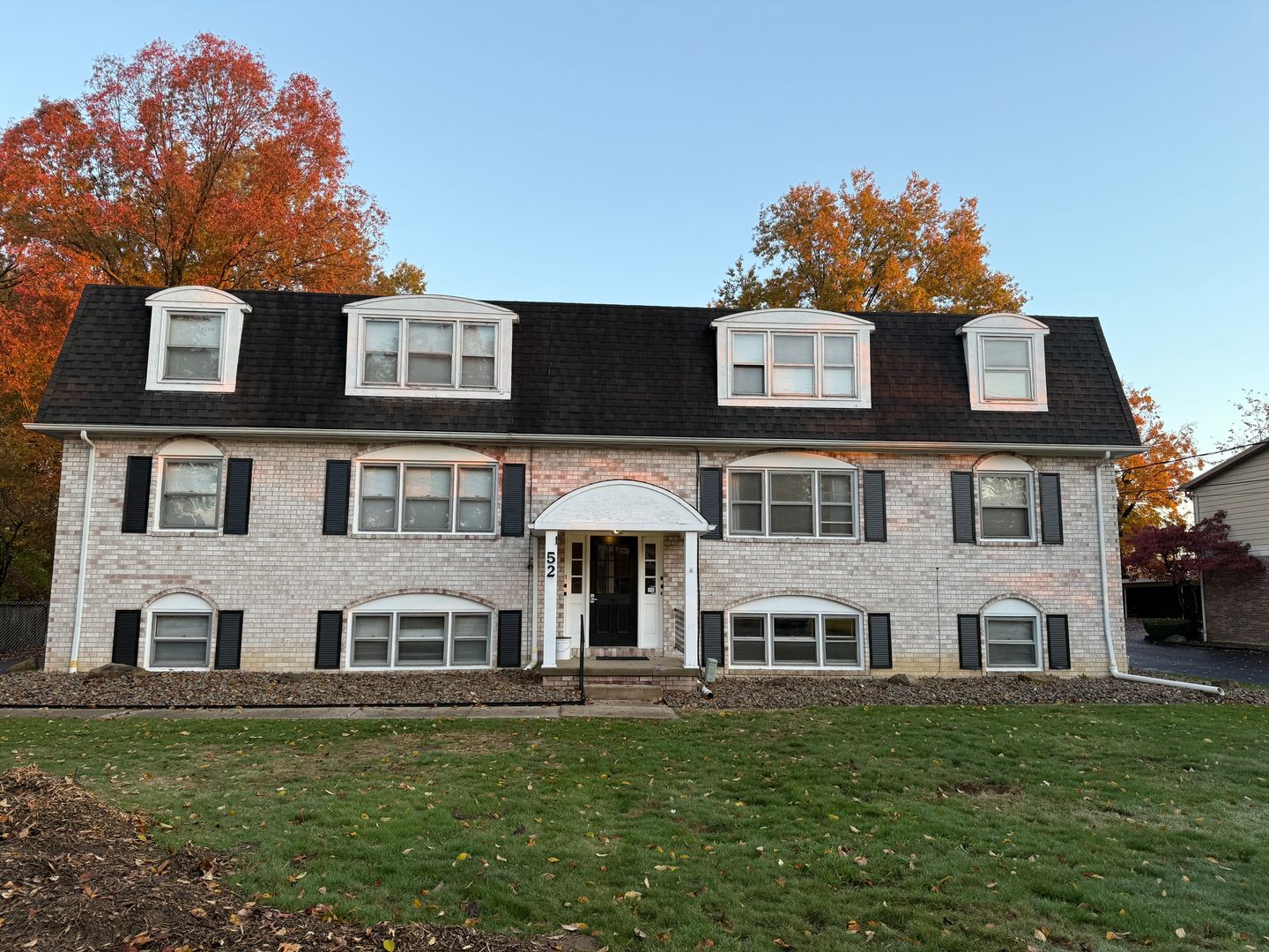 Youngstown Apartment: 52 Southwoods Ave