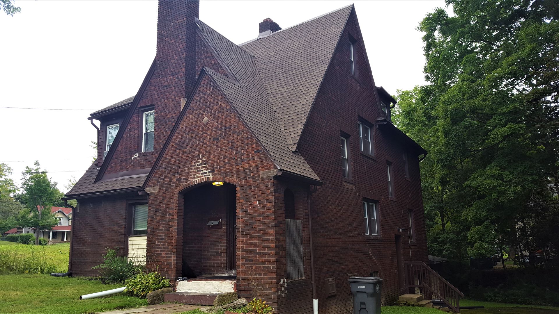 Youngstown Apartment: 176 Upland Ave