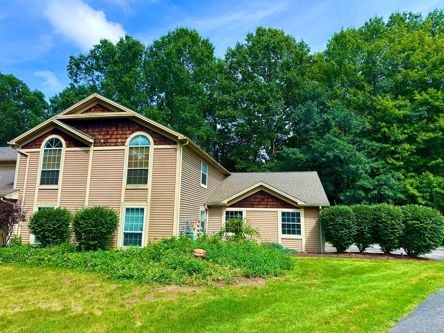 Youngstown Condo: 1306 Fox Run Ct