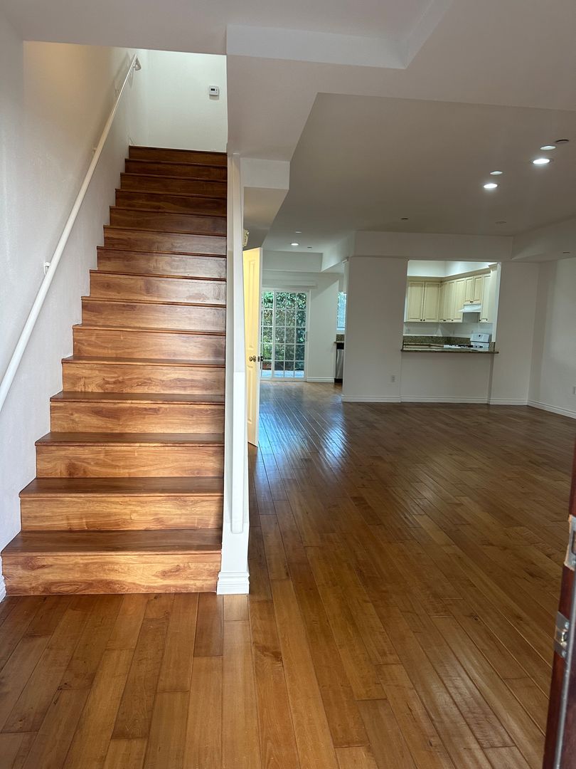 Montrose Apartment: 2709 Piedmont Ave