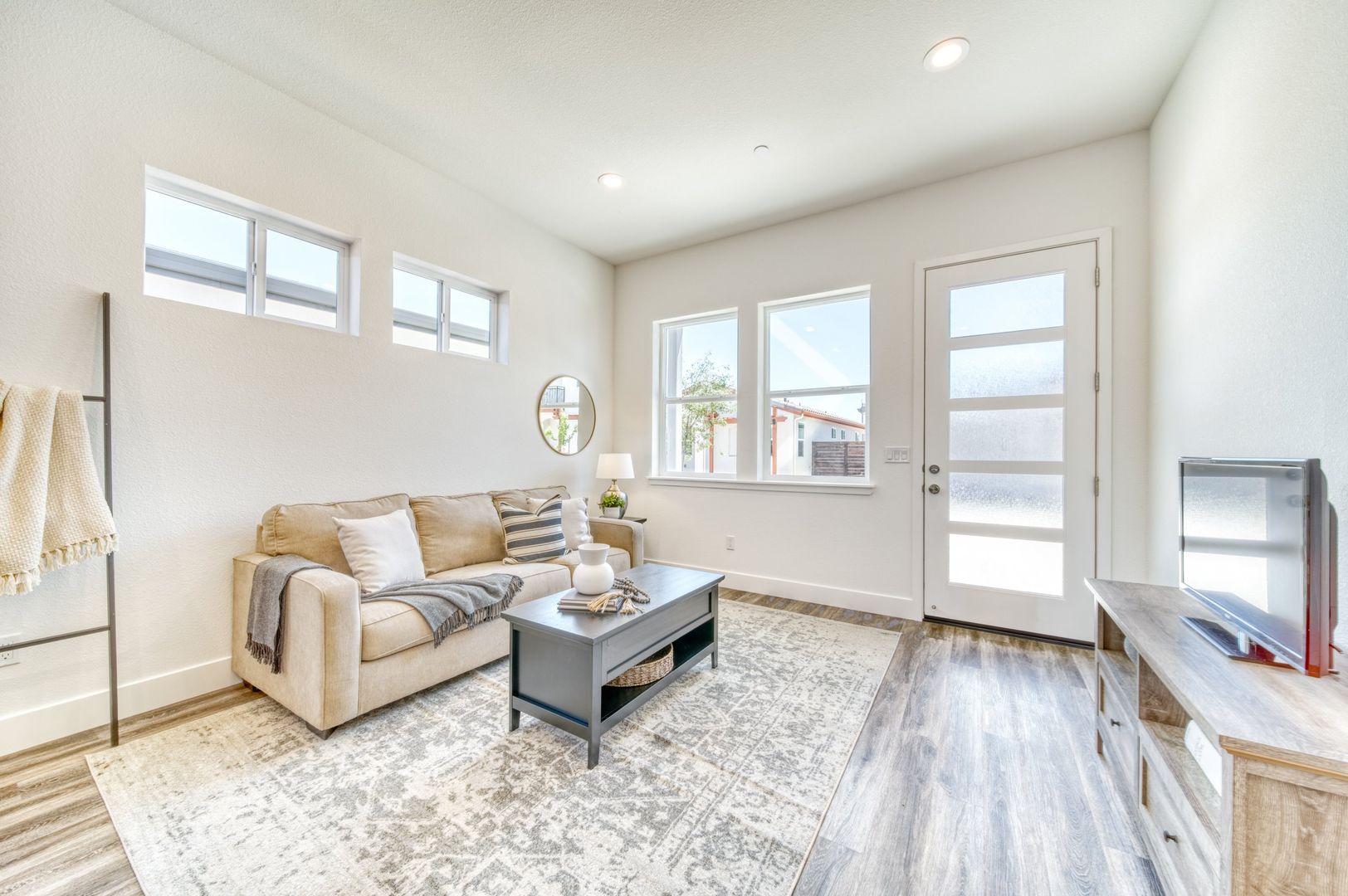 Chico Apartment: 2217 Tapia Way