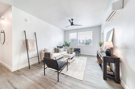 Ground Floor 2 Bed/2 Bath Apartment Available 9/12! – photo 1