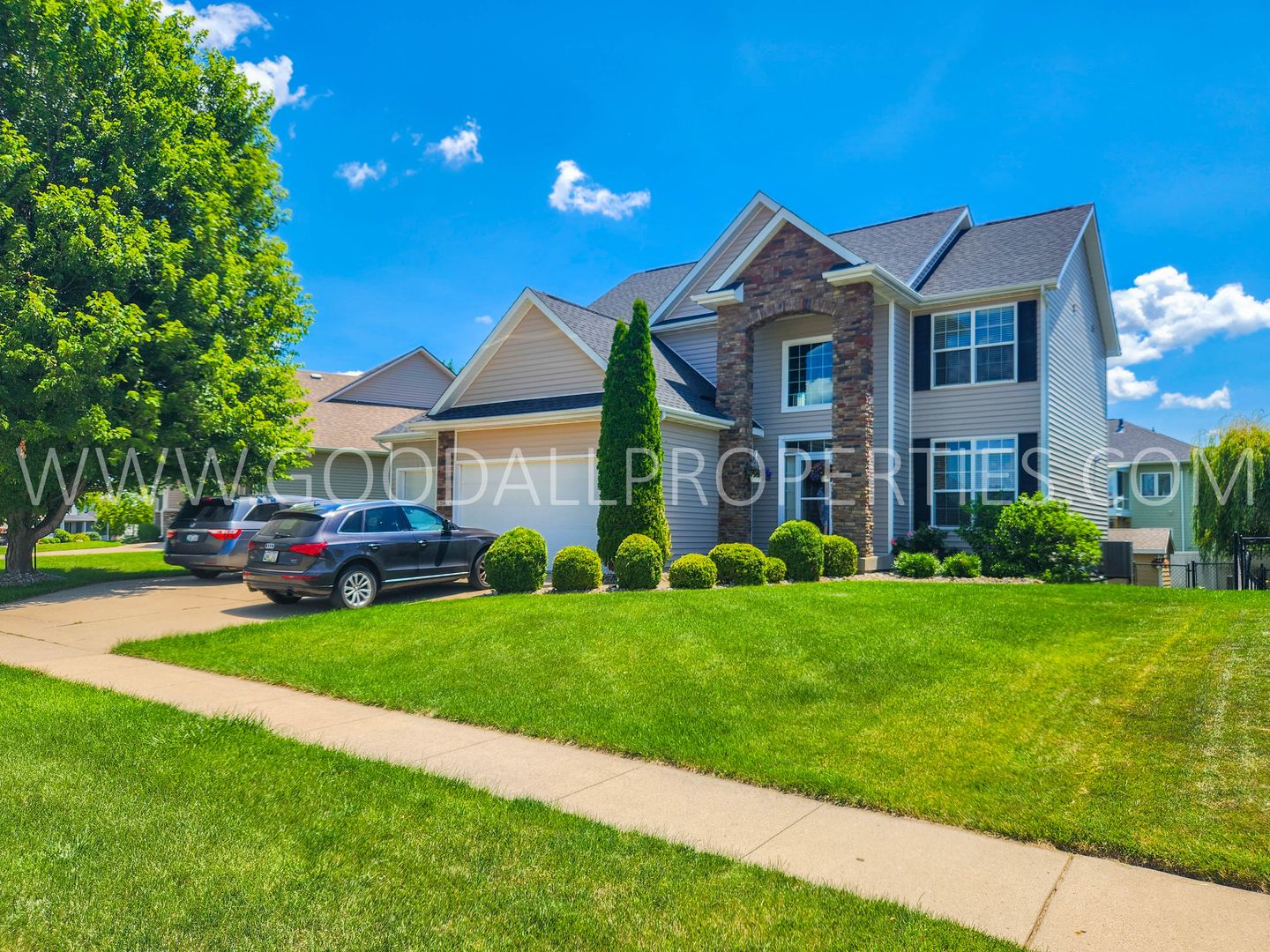 Urbandale House: 15914 Monroe Ct