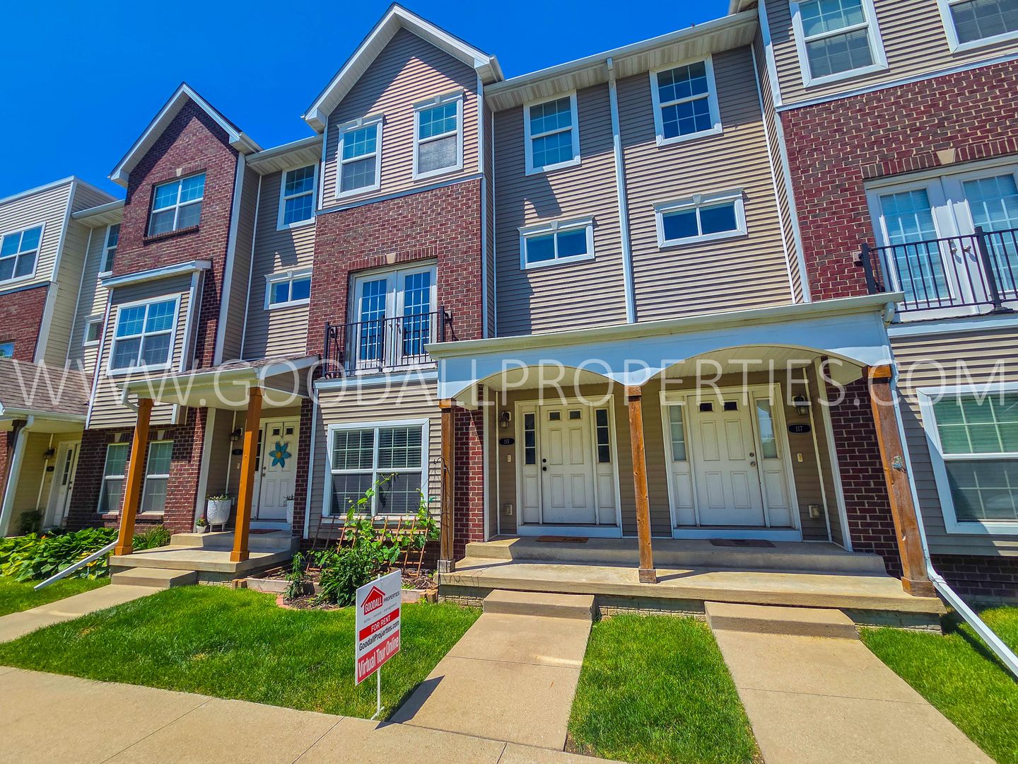West Des Moines Townhome: 9140 Greenspire Dr 115