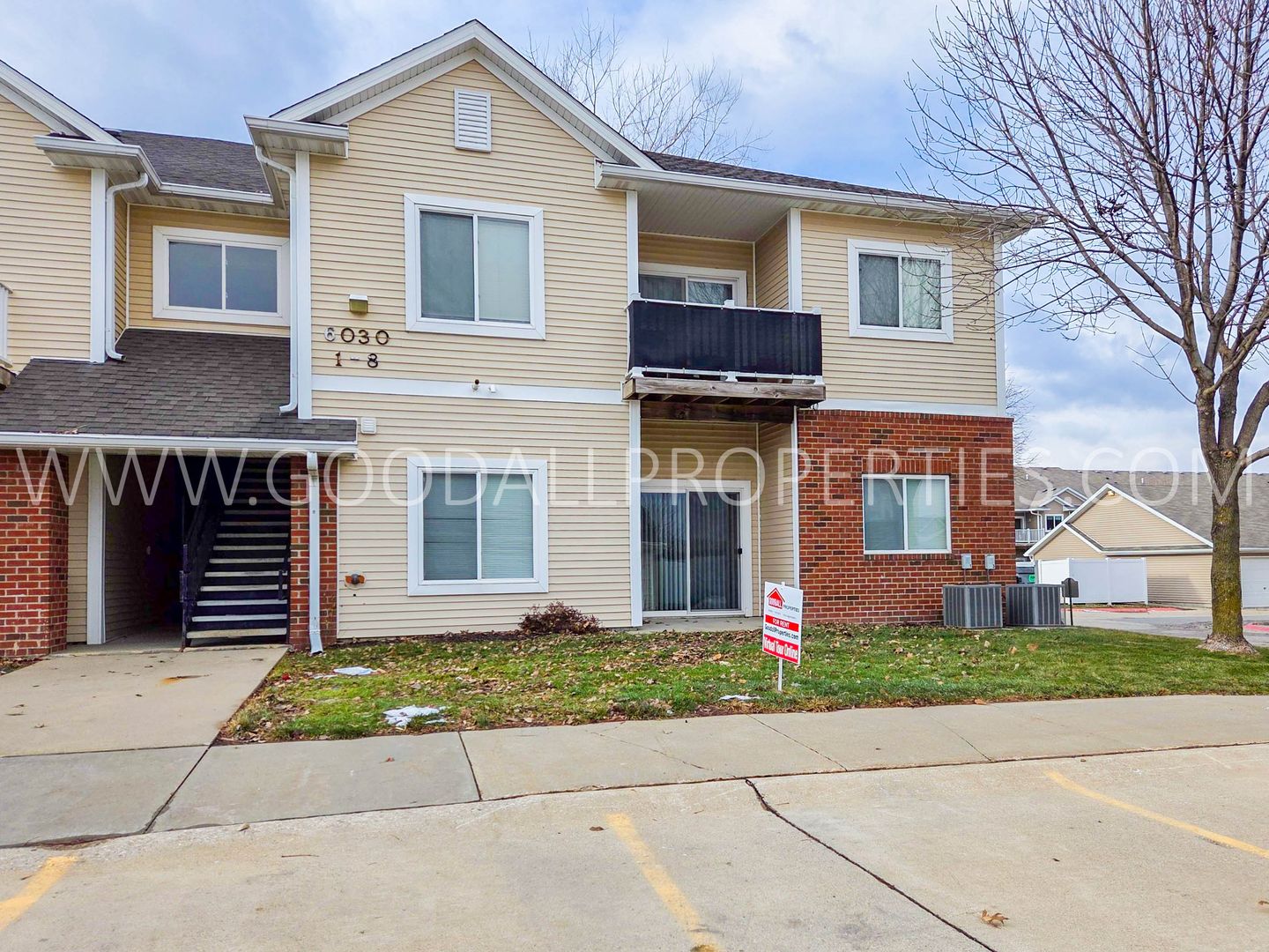 Johnston Condo: 6030 Bremen Ct #2