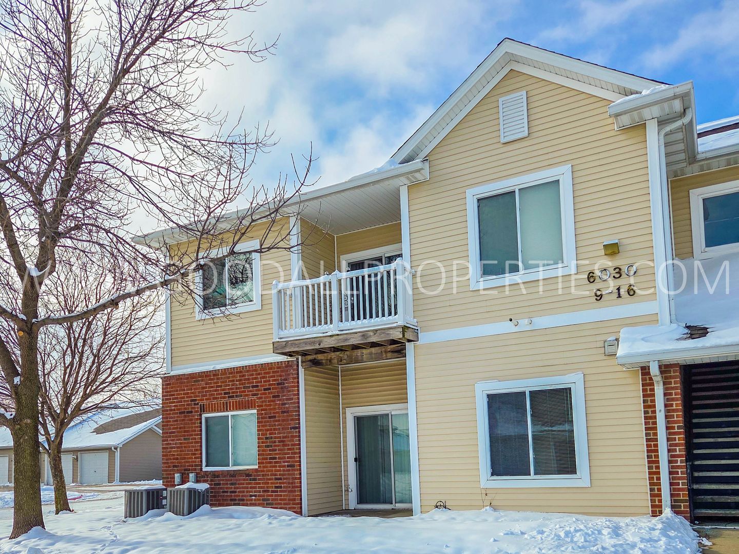 Johnston Condo: 6030 Bremen Ct #13