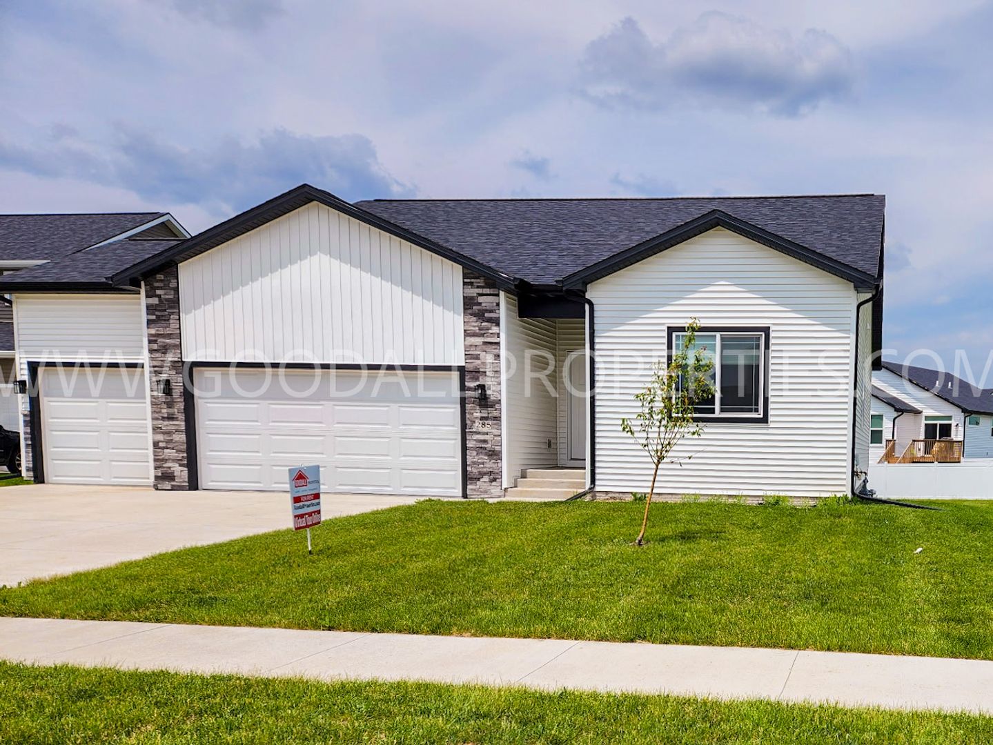Waukee House: 285 NW Morgan Ct