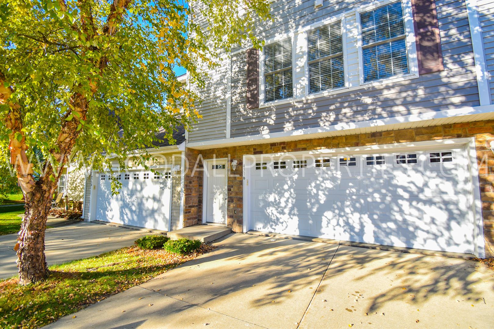 Urbandale House: 4316 153rd Street