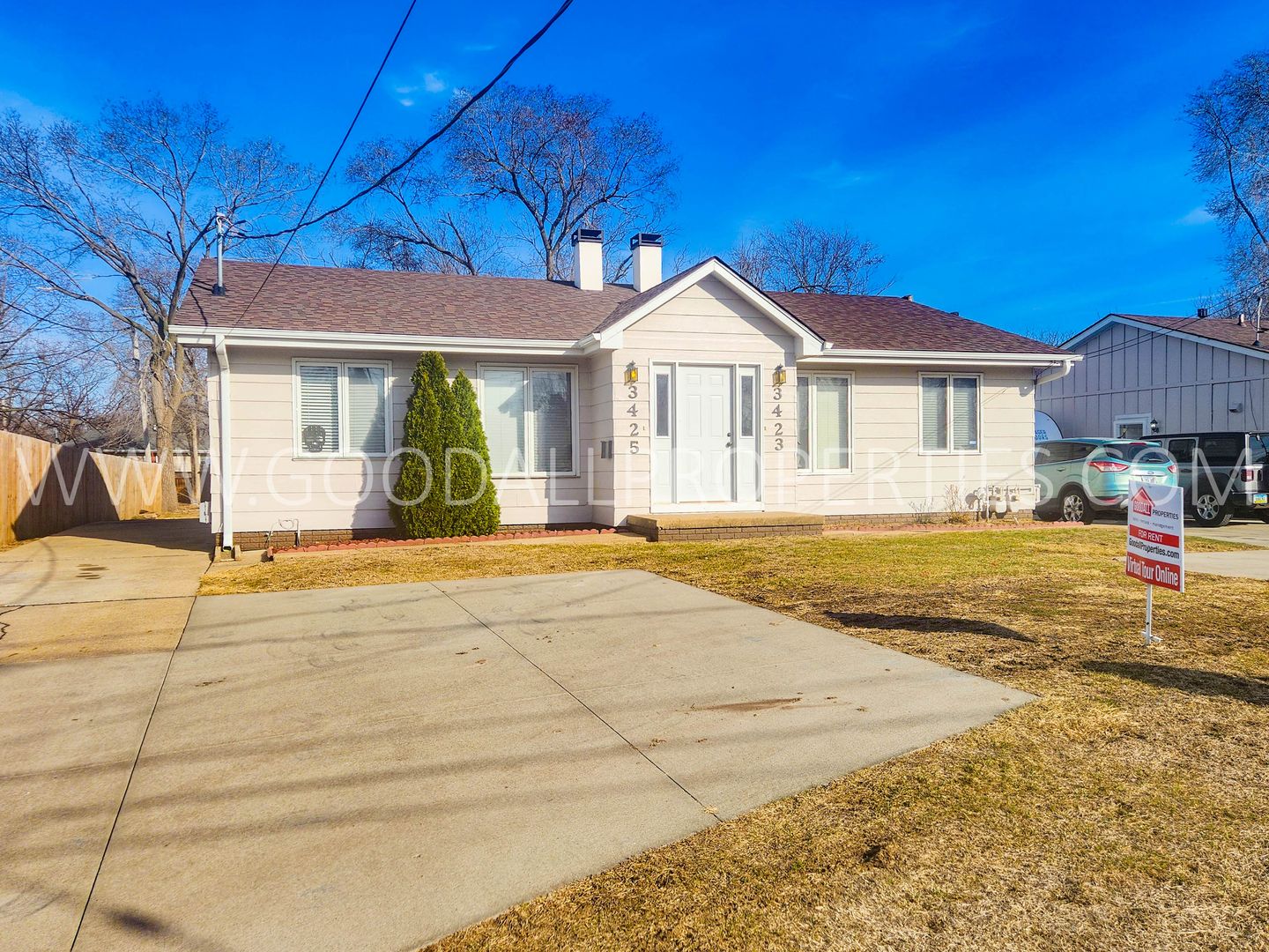 Des Moines House: 3425 Merle Hay Rd