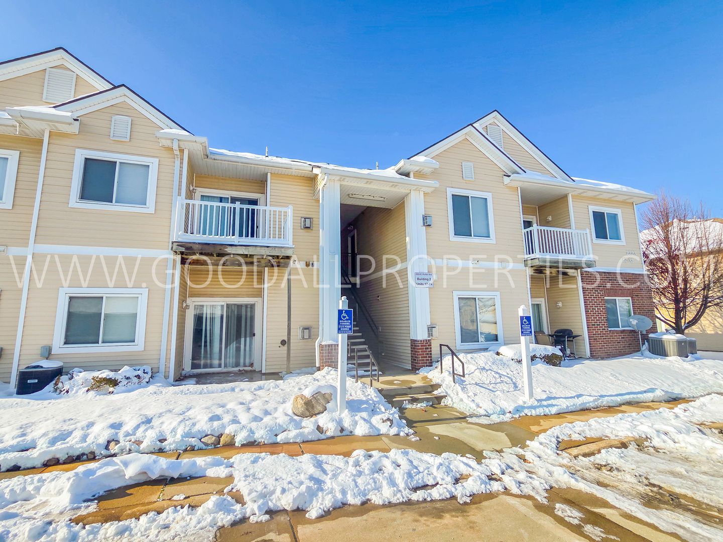 Des Moines Condo: 2323 E Porter #23