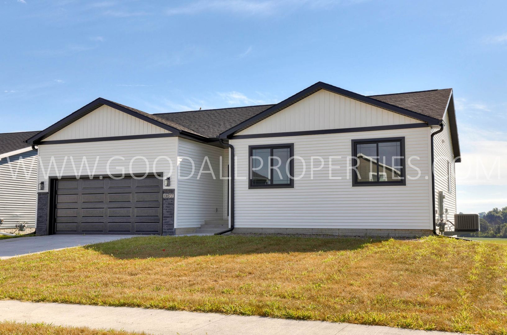 Altoona House: 1677 20th Ave SE