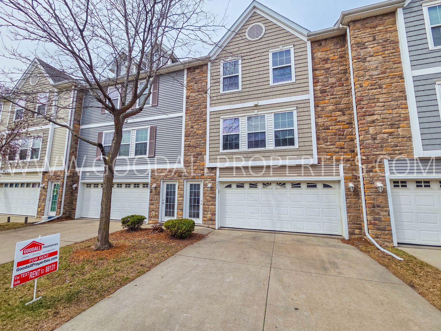 Waukee Townhome: 324 NE Sandalwood