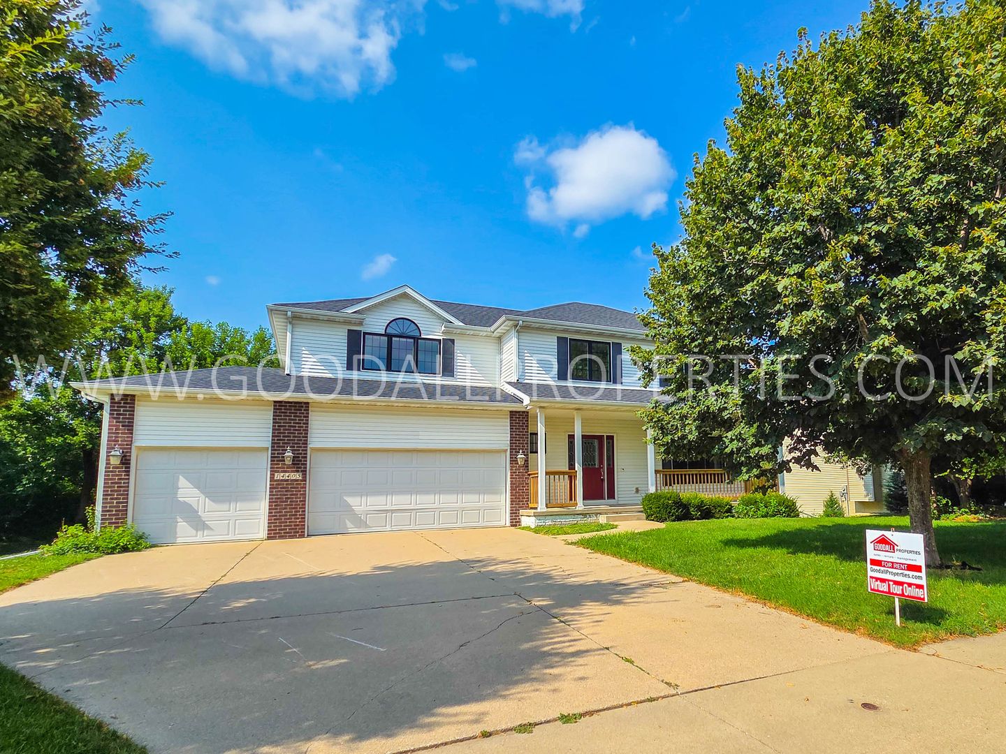 Urbandale House: 14405 Clearview Lane