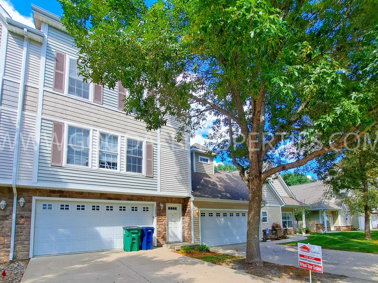 Urbandale House: 15215 Townsend Ave