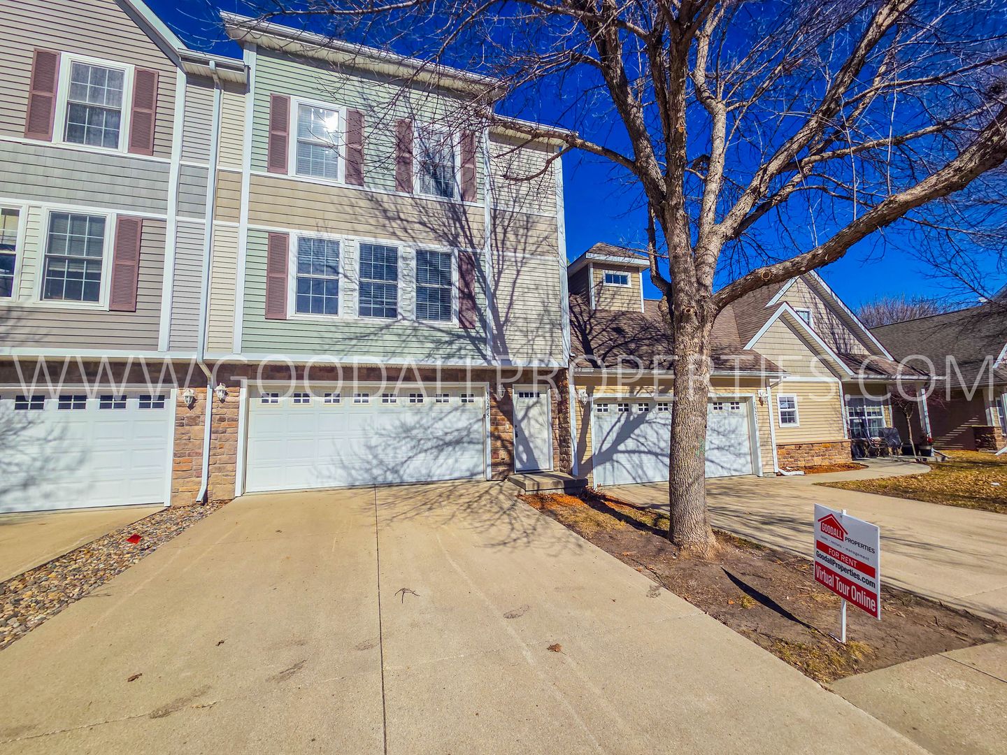 Urbandale Townhome: 15215 Townsend Ave