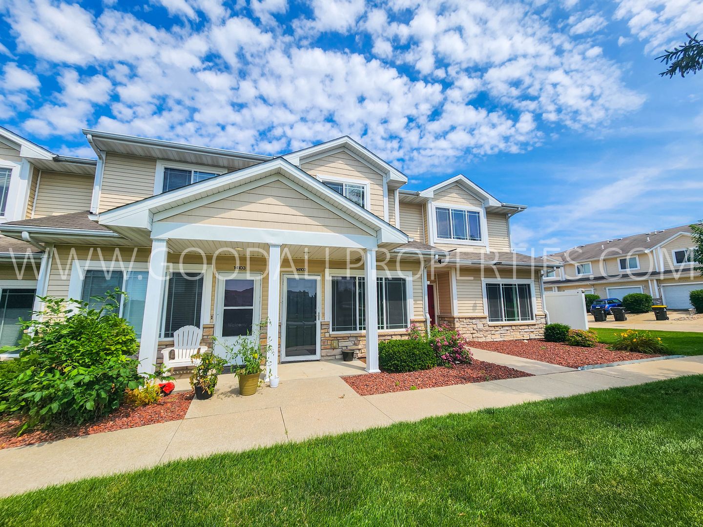 West Des Moines Townhome: 8601 Westown Pkwy #14102