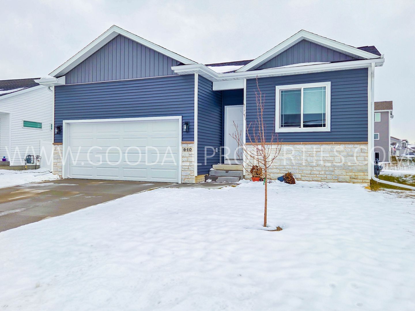 Waukee House: 640 NW Rosemont Dr