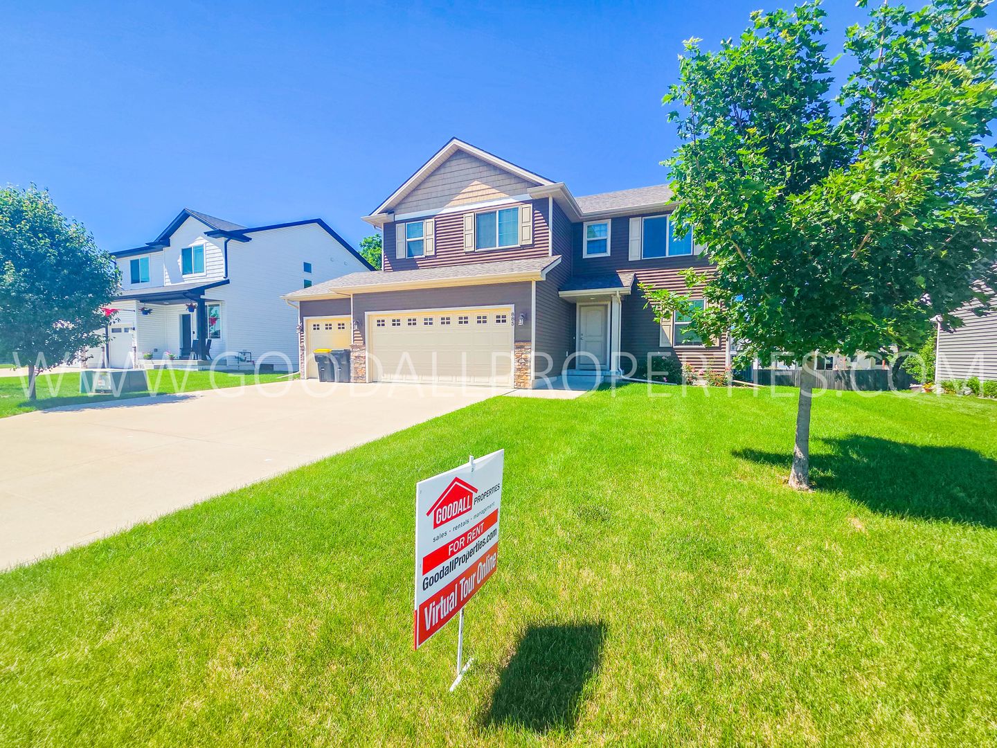 Waukee House: 885 Northview Dr