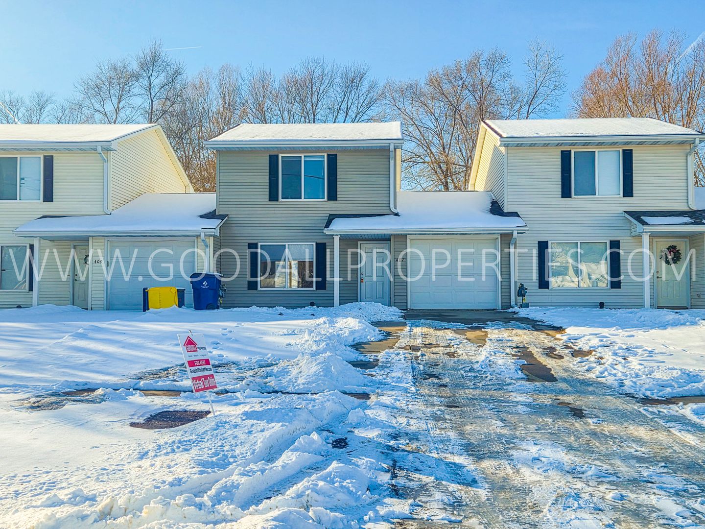 Van Meter Townhome: 407 Hazel St