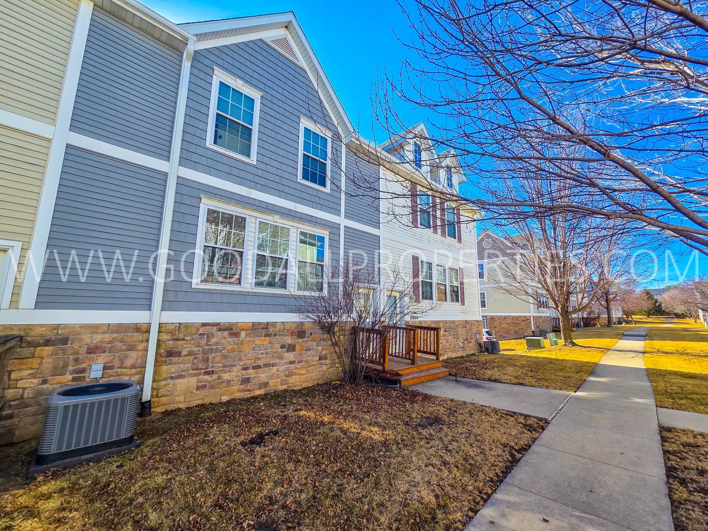 Urbandale Townhome: 15211 Greenbelt Drive