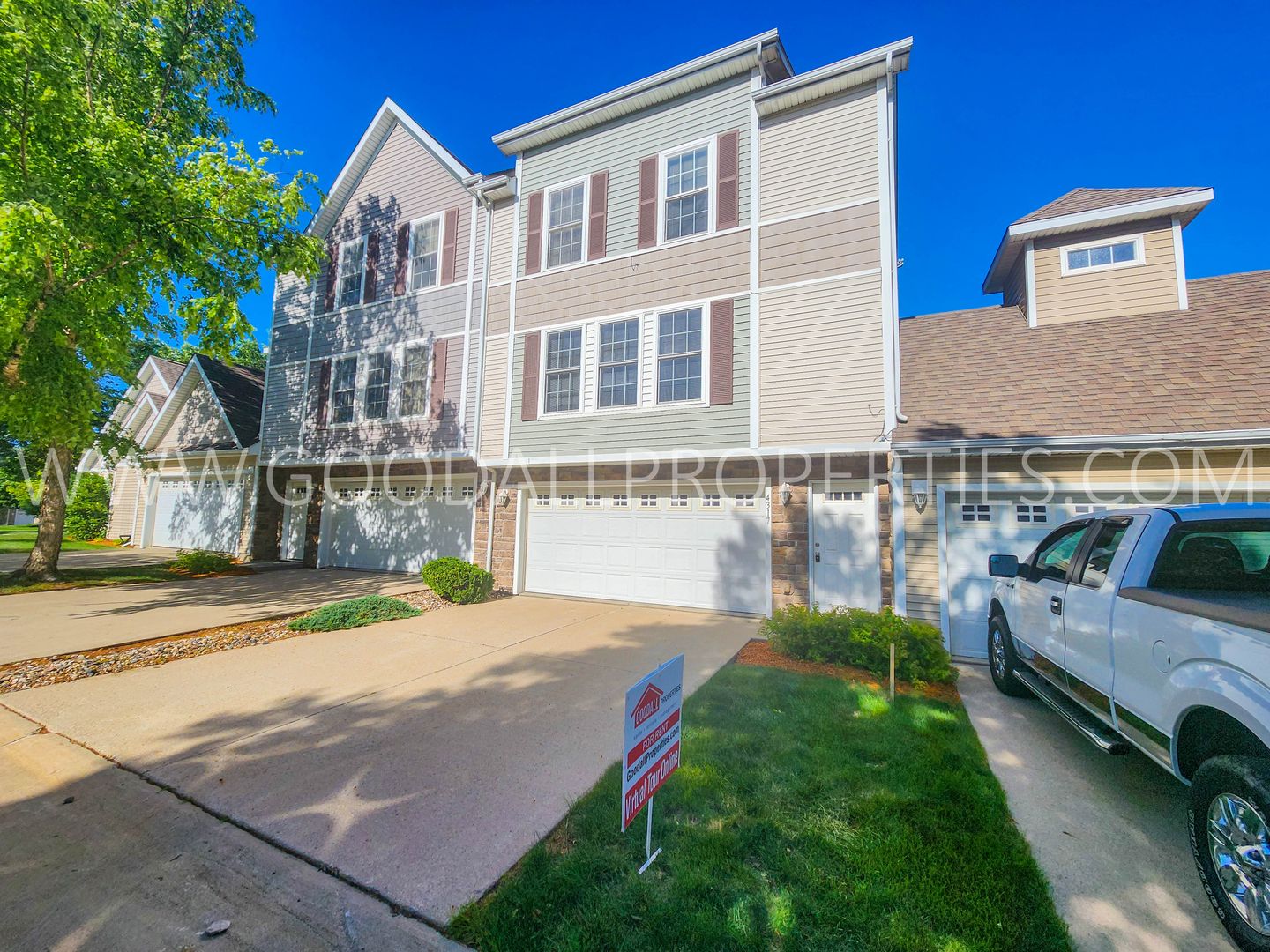 Urbandale House: 4317 153rd Street