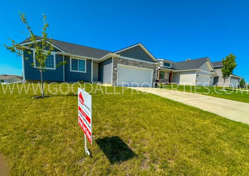 Ranch Style 3 Bedroom 2 Bath home in Waukee with a Walk out basement!! – photo 1