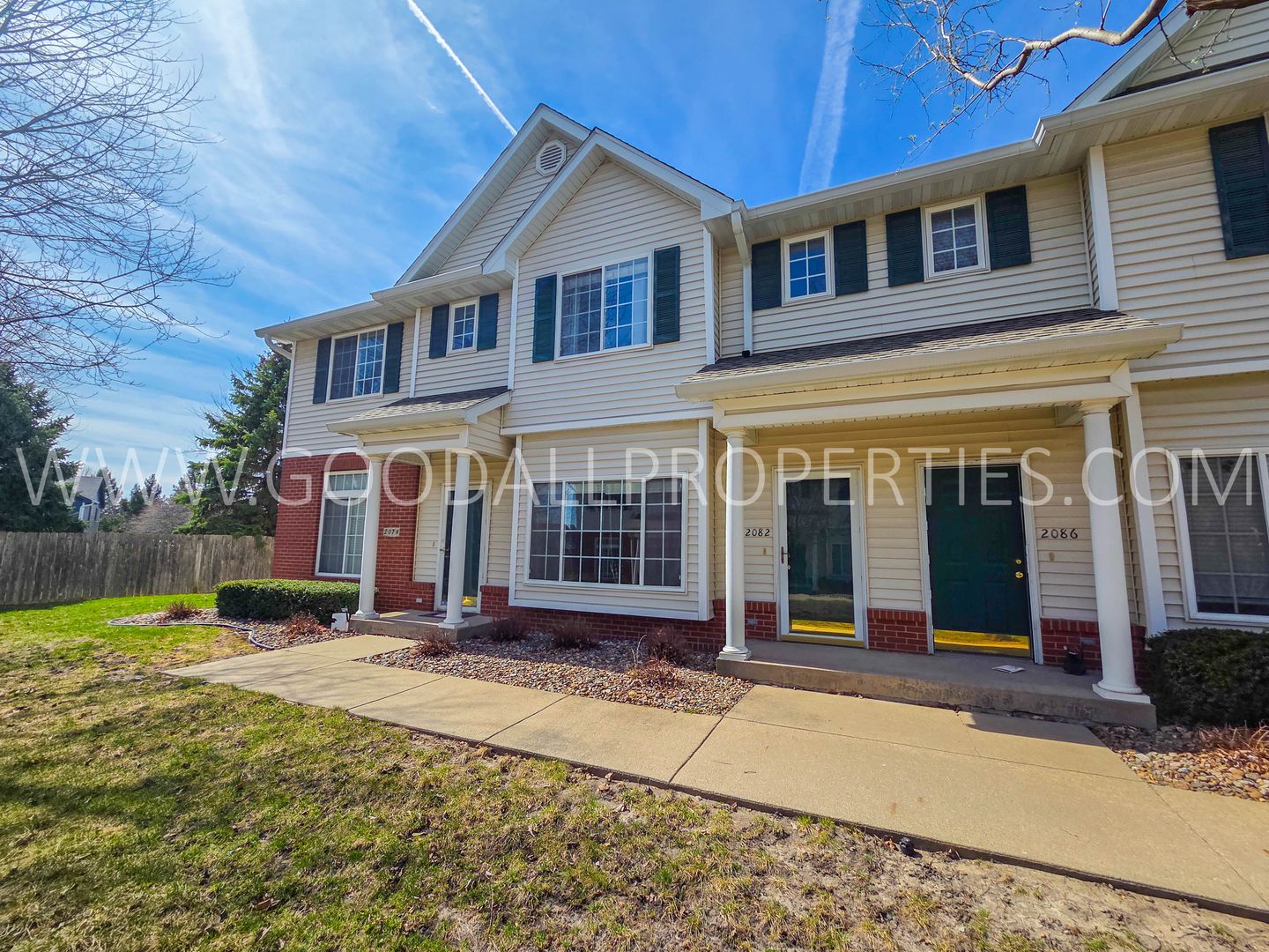 Clive Townhome: 2082 Ridgeview Cir