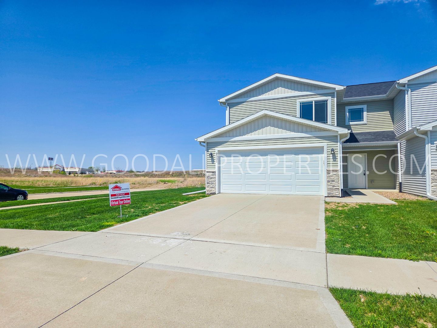 De Soto Townhome: 2001 Adler Ct