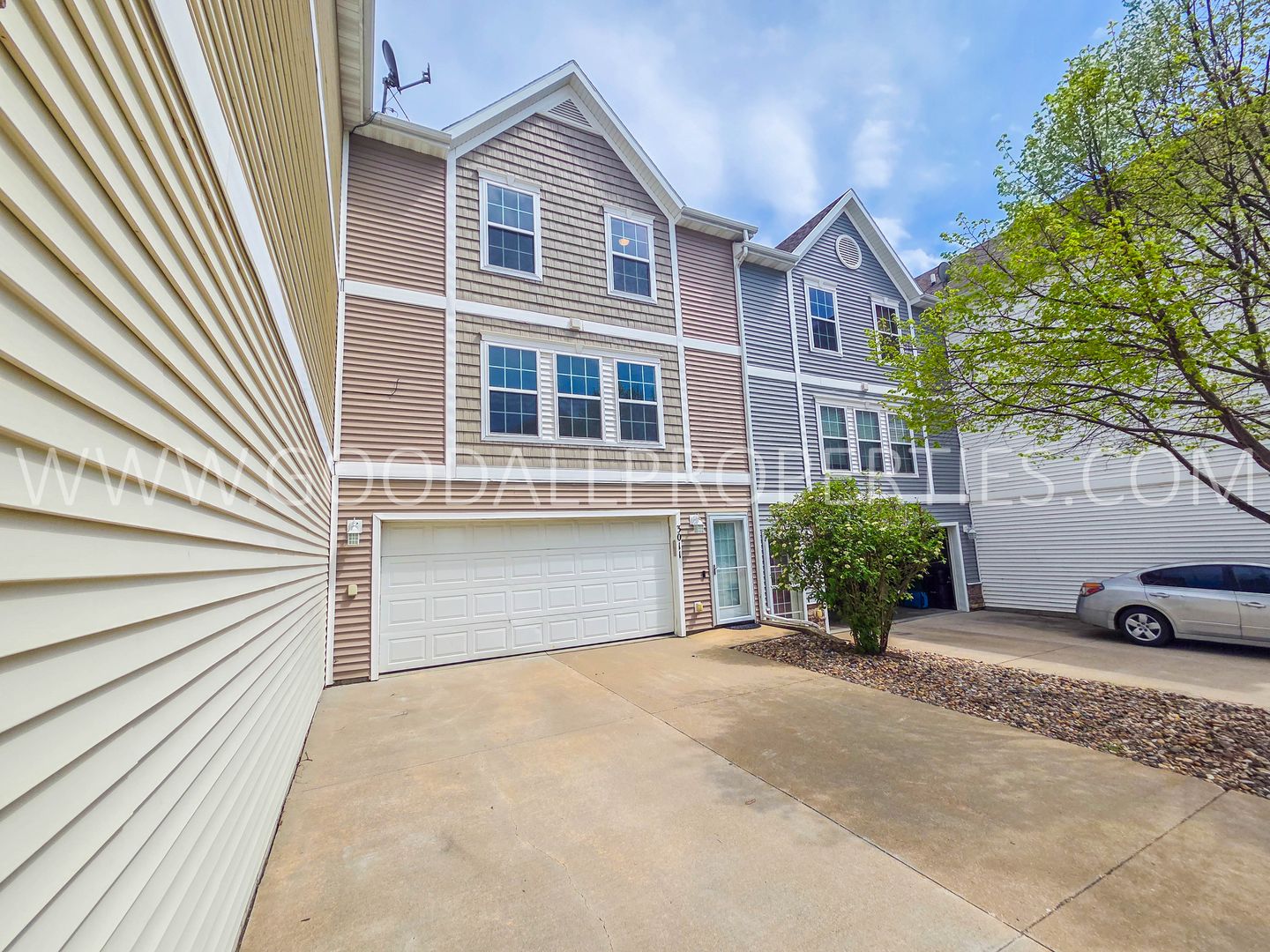 Ankeny Townhome: 3011 SW Sharmin Ln